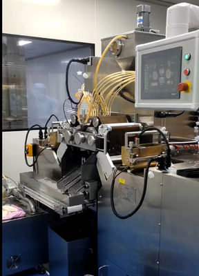 Servo Control Soft Gel Capsule Manufacturing Machine Die Roll Speed Of 1-7rpm And ≤±2% Filling Precision