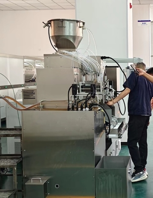 Rolling Type Soft Gelatin Machine 1-3.5rpm Rolling Speed Diafragma Pump Externe circulatie
