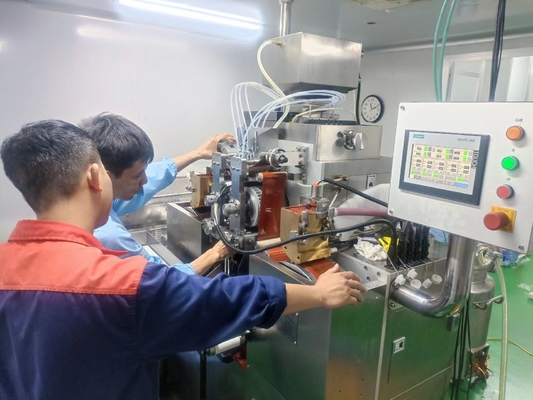 PLC-besturing Giettrommel zachte capsule machine met roestvrijstalen chroomcoating