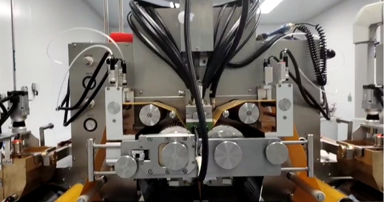 380V/50Hz rollend type zachte capsule machine met en externe circulatie smeer